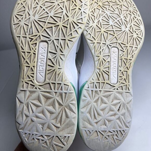 Size 9,5 Nike Air Max Bella TR 4 White Green Glow 2021 - Picture 4 of 14